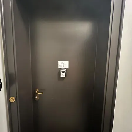 Apartment Lazienki Krolewskie Z Antresola I Widokiem Warschau
